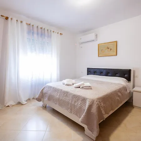 Apartment Nathalies *